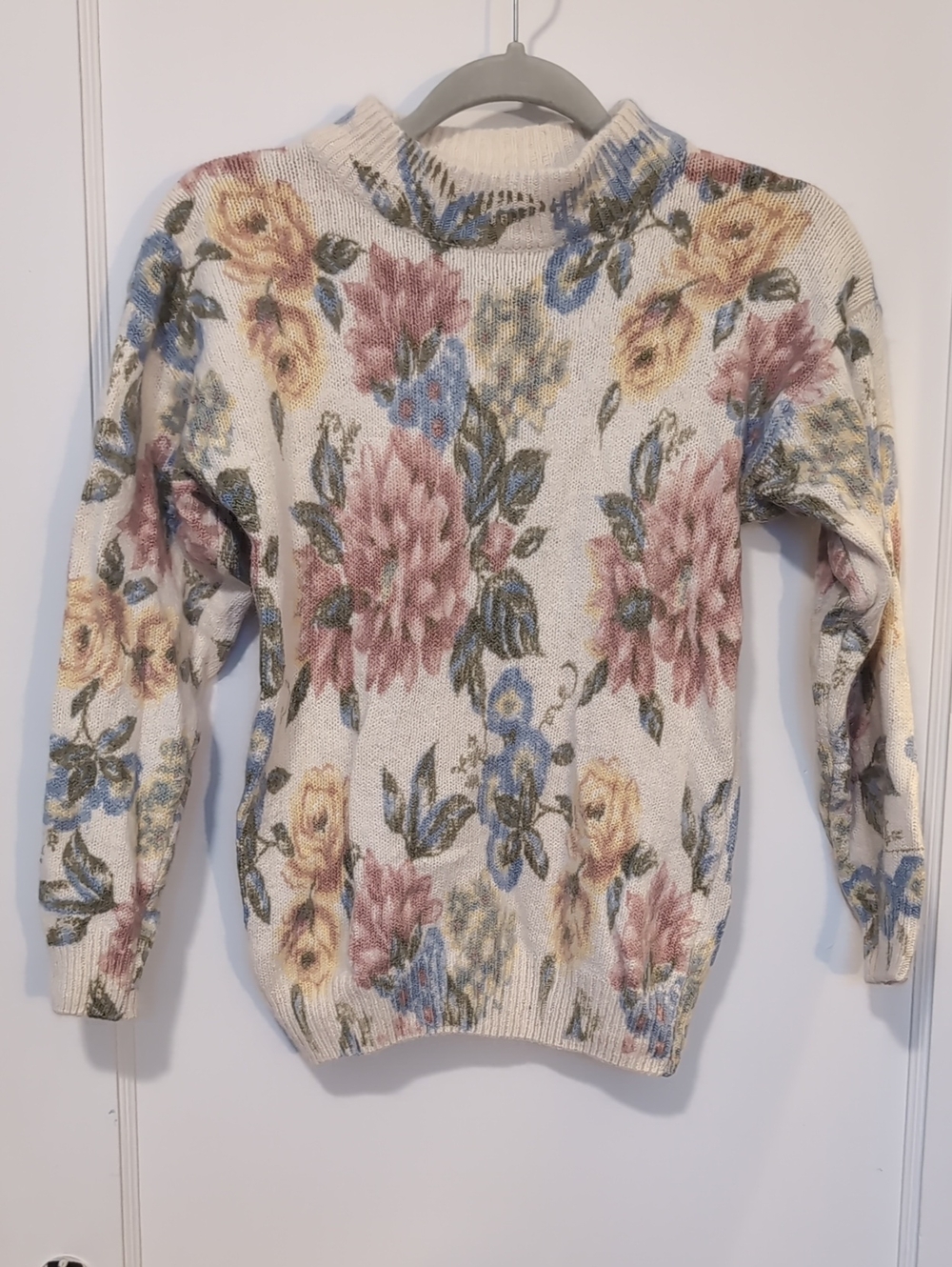 Vintage Floral Grannycore Silk, Angora, And Lambs Wool Crew Sweater